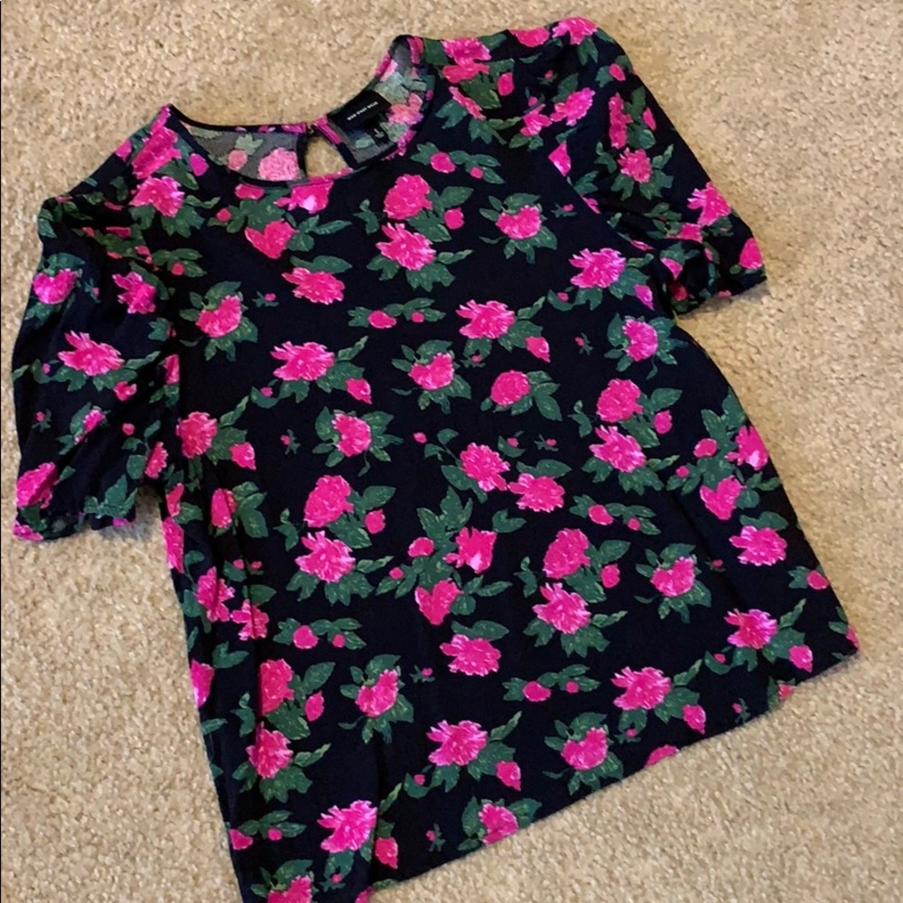 Flower Puff Shoulder Blouse